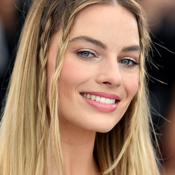 Margot Robbie - Magazine and Celebrity Portraits Collection in celebportraits_7ghtuawlbwvf1.png - hidden celebrity photo